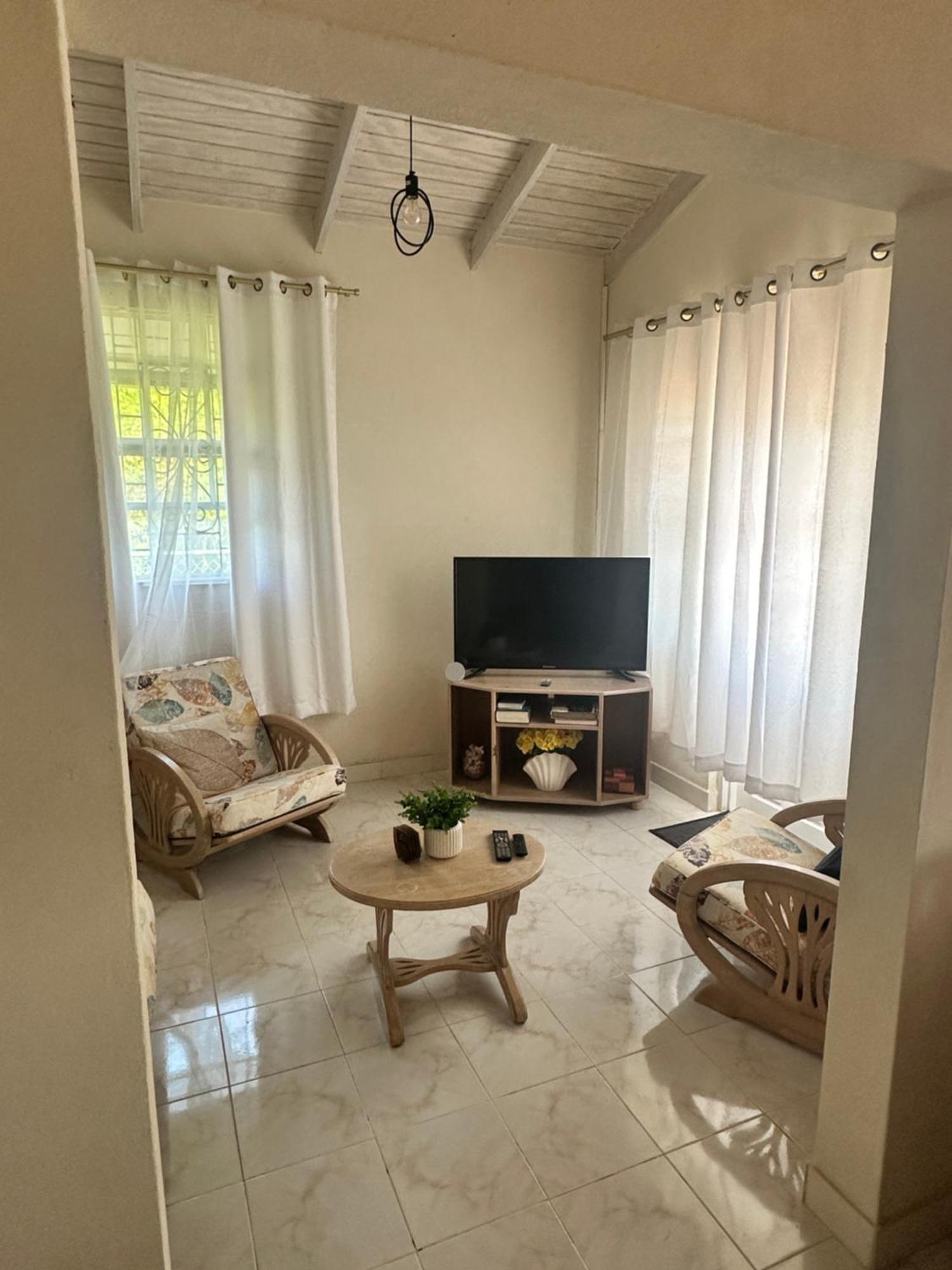 Entire Home - West Coast Barbados セントピーター エクステリア 写真
